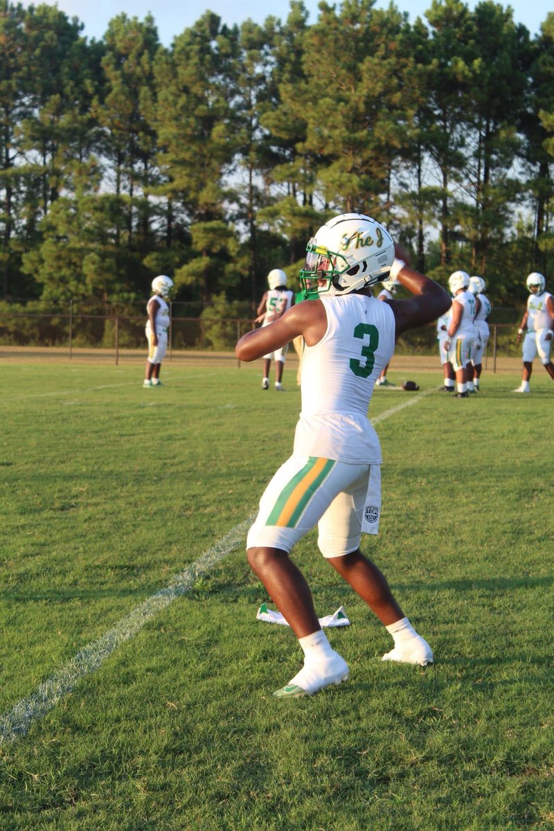 Senior Year 💚
<a href="/LouatTheState/">Lou Bezjak</a> 

hudl.com/v/2N9Mzb