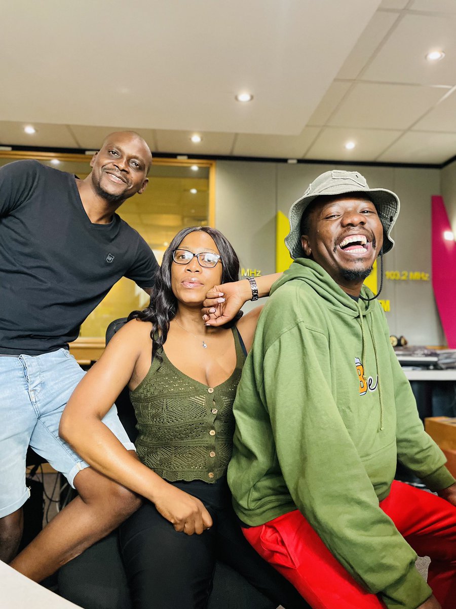 #DriveYaMshesho 
⏲️15:00 - 18:00
📻89.4-103.4 MHz
📺Dstv Ch 810
☎️ 0860002543
📱 0657443911
💻Stream |tinyurl.com/yp9yu78m
#DriveYaMshesho #Back2School