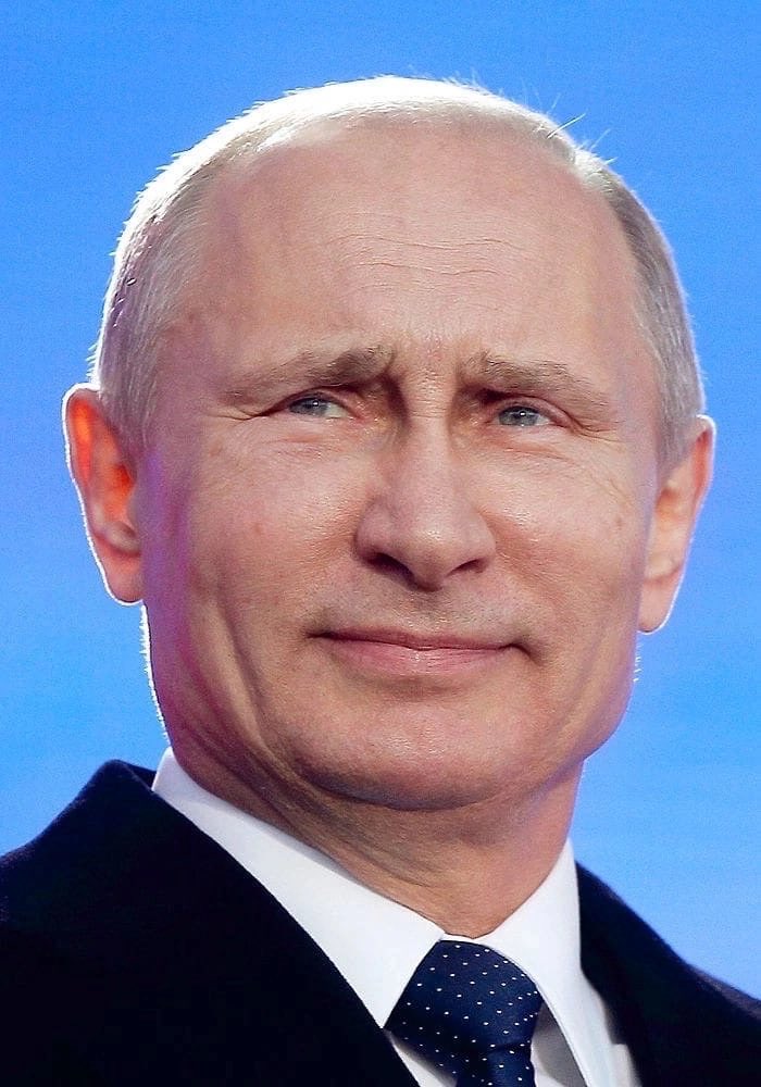 AteoBreaking's tweet photo. А помните время когда Крым ещё был украинским? Россия входила в большую восьмёрку, на парад приезжали руководители ведущих держав, доллар по 35, санкций нет, а Россия дружит с Украиной, США, Европой. Визы дают в любые страны, границы открыты. Нет никаких мобилизаций, смертей тысяч солдат каждый день. Страшное было время, ребята! Путин всё поправил. Молодец, горжусь!

Обращение ко всем читателям из рекомендаций!  У пропагандистов из RT больше 650 000 ватников и ботов, а у нас, независимого канала Ateo Breaking (привет Маргарите Симоньян) — только 525 тыс подписчиков в Telegram.  Сделайте пропагандистам неприятное, подпишитесь на  @AteoBreaking и поставьте лайк этому посту.