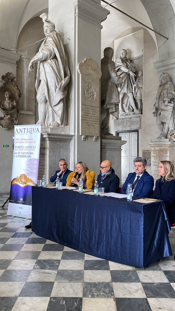 Presentata nella meravigliosa cornice dell’Albergo dei Poveri la 33ma edizione di Antiqua mostra mercato di arte antica. 
Dal 27 gennaio al 4 febbraio ai Magazzini del Cotone la manifestazione che porta antiquariato di qualità e incontri culturali, quest’anno a tema arte sacra