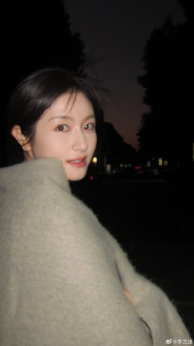 oyoe_niudi's tweet photo. [24/01/22] 🦋 Li Landi weibo update! (2/2)

“The twilight sky is a countless of dreams.”

🤍💭☁️

#迪哒三两声 "

#LiLandi #李兰迪 #이란적 #หลี่หลานตี๋ #LandyLi #LiDahe #XiaoLan #TheStarryLove #cdrama https://t.co/d9p6khVNU9