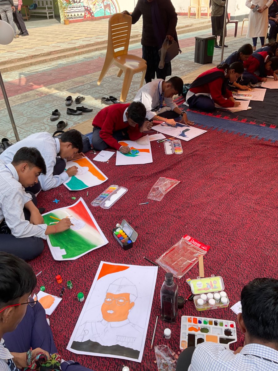 KVS_HQ's tweet photo. National Painting Competition organized on the occasion of #ParakramDiwas in 660 #KVs across 590 Districts of the Country.

Glimpses from #KVS Silchar Region

#NetajiSubhashChandraBose #PPC2024 #ParikshaPeCharcha @EduMinOfIndia https://t.co/8PGWTIXfNH