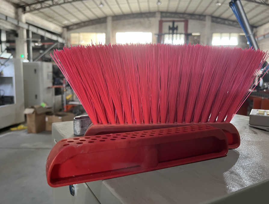 MXBrushmachiner's tweet image. Meixin 2Axis Brush Making Machine, Support Customized Service
Adept at flat brooms, paint brush and a variety of cleaning brushes making. 

More: bit.ly/411t2Ds
#brushmakingmachine #brushmachine #broommakingmachine #brushtuftingmachine