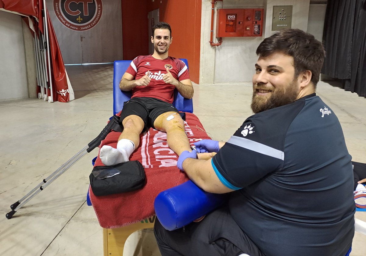 🦵🏼Hoy arranca <a href="/Juananmruiz/">Juan Antonio Moraleja Ruiz</a> su recuperación a manos de nuestro fisio Fran Abellán. 

¡Un día menos, crack! 💪🏼