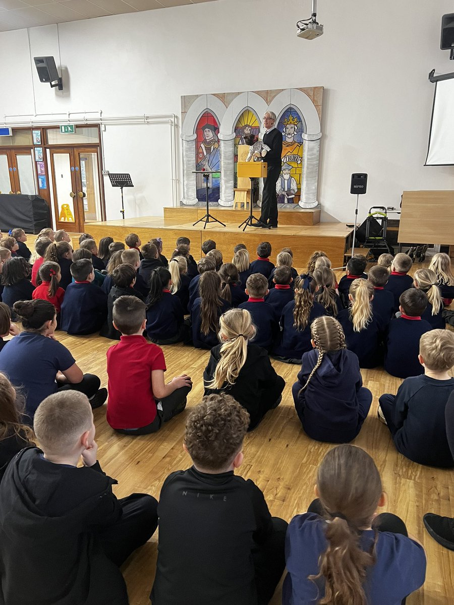 Thank you so much to Mr Coleman for coming in and teaching us a very important lesson about right and wrong. We learnt a lot! 

Diolch yn fawr iawn i Mr Coleman am ddod i mewn a dysgu gwers bwysig iawn i ni am ymddygiad da a drwg. Dysgon ni lot! <a href="/1BlwyddynYBE/">Blwyddyn 1</a> <a href="/DerbynYBE/">Y Derbyn</a>