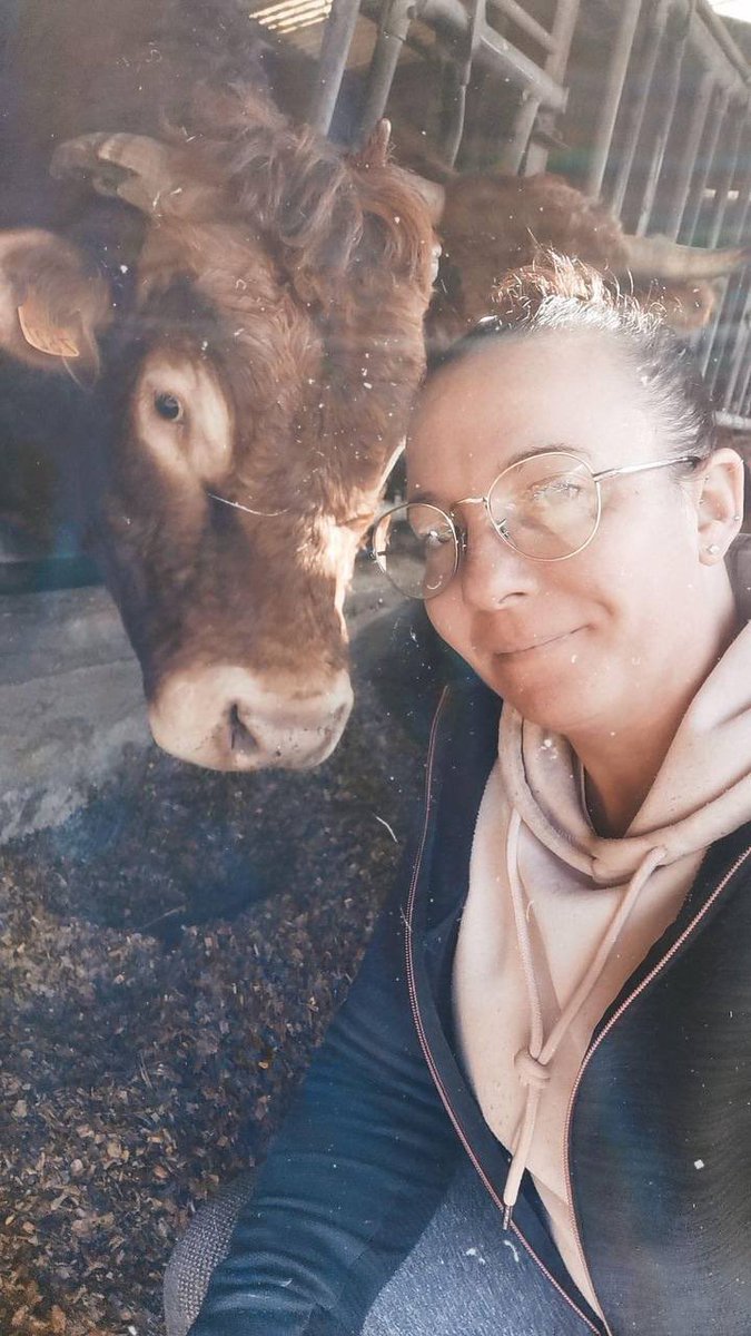 Comme la France entière, je suis bouleversée par le décès d'Alexandra, jeune agricultrice percutée par un chauffard avec son mari et sa fille lors d'un rassemblement des #AgriculteursEnColère.
A sa famille, à toute la profession qui souffre et se bat, j’adresse mon total soutien.