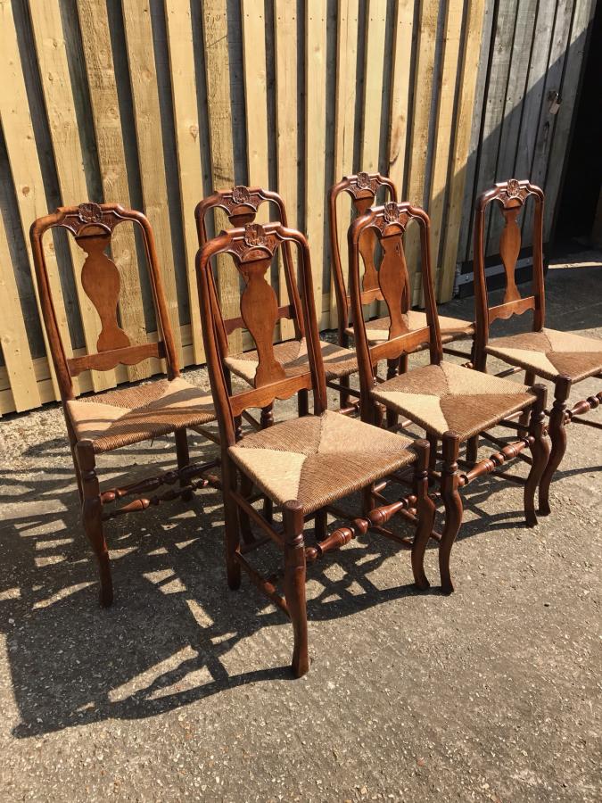 A gorgeous set of rare Dutch fruitwood hoof 18th c chairs 

rb.gy/gekl4h

#fruitwoodchairs #antiquediningchairs #diningchairs #antique #furniture #antiquefurniture