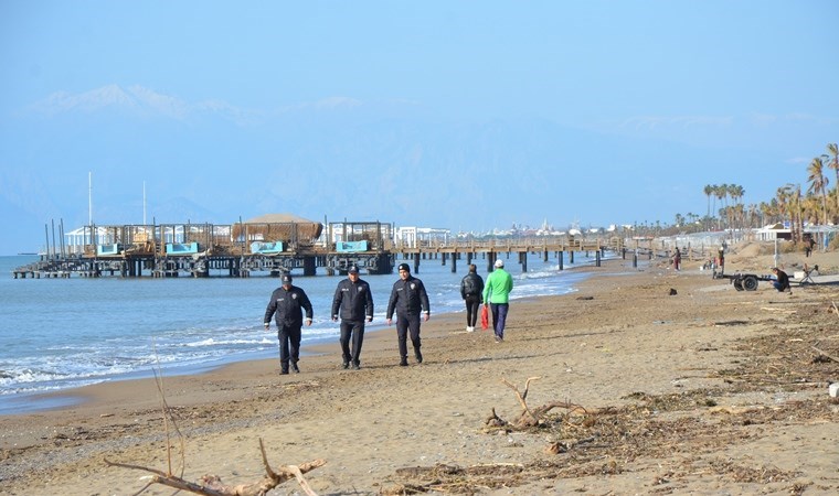 Antalya'da sahillerde 'ceset' devriyesi cumhuriyet.com.tr/turkiye/antaly…