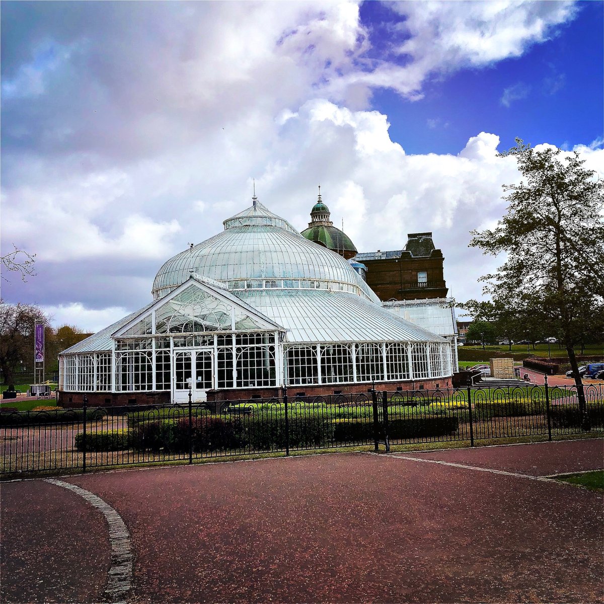 The People's Palace in Glasgow is certainly looking beautiful! Glasgow has so many wonderful and interesting sights to see, and we know where all the best ones are! Join us as we explore this urban metropolis: triporganiser.net/tours/