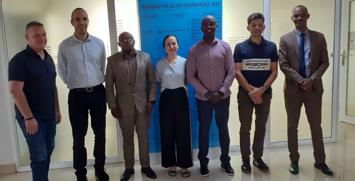 Merci à la <a href="/Ferwacy/">Ferwacy</a> et à l'<a href="/UCI_cycling/">UCI</a> pour cette réunion de rentrée. De nouveaux projets de coopération seront tout prochainement mis en oeuvre
#cycling