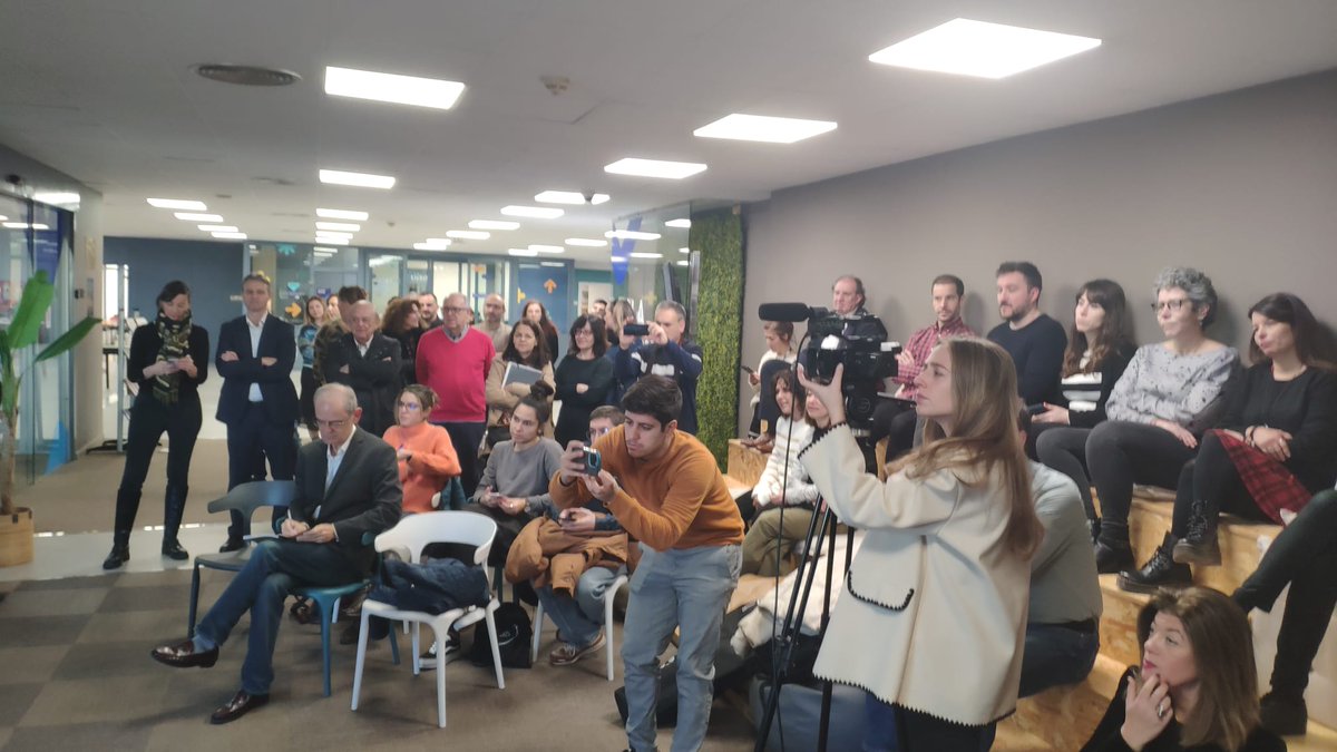 comexterna's tweet photo. 🎂 Avui hem estat a la roda de presentació de la celebració dels 30 anys de @RedessaReus.

👉 L'acte compta amb la presència de l'alcaldessa de Reus, @sandrage76, i el regidor de Promoció Econòmica, Innovació i Coneixement, i conseller delegat de REDESSA, @PepBaiges. https://t.co/pX4WFVNFiz