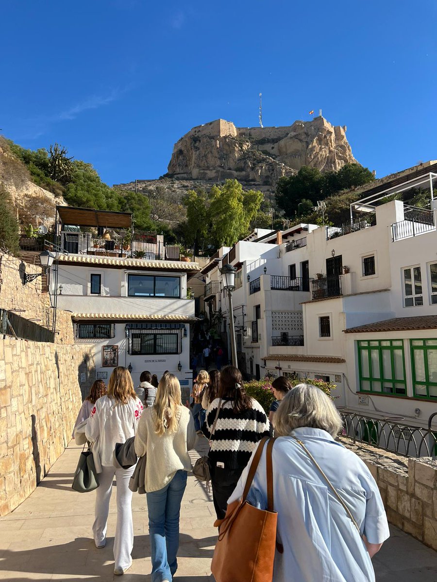 Jesuitas Alicante (@jesuitaalicante) on Twitter photo El sábado 20 aterrizaron en <a href="/alicanteayto/">Ayuntamiento Alicante</a> los estudiantes noruegos de Asker que participan con nuestros alumnos de 1º BACH en un <a href="/Erasmus_Project/">Erasmus+ Projects</a> orientado hacia la generación de iniciativas para promover la ciudadanía global; en unas semanas les devolveremos la visita. El sábado 20 aterrizaron en <a href="/alicanteayto/">Ayuntamiento Alicante</a> los estudiantes noruegos de Asker que participan con nuestros alumnos de 1º BACH en un <a href="/Erasmus_Project/">Erasmus+ Projects</a> orientado hacia la generación de iniciativas para promover la ciudadanía global; en unas semanas les devolveremos la visita.