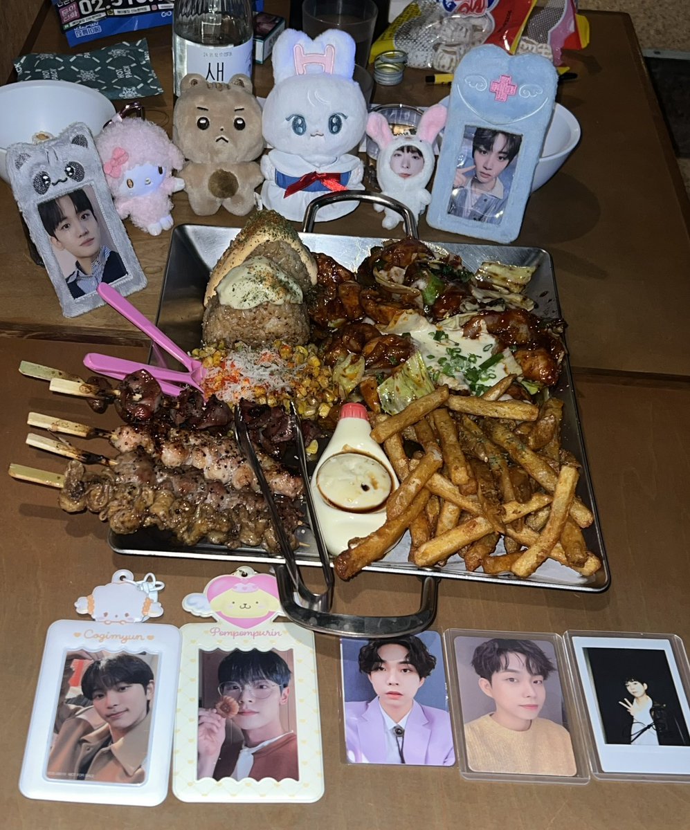 📍신논현 마요네즈
여자는 셋인데.. 남자는 다섯?!

#예찬이짱짱맨 
#상엽아_다람쥐는_이거_못먹겠지
#원상아_여기_알라빙빙
#한태산도식후경
#하루아_여기루와