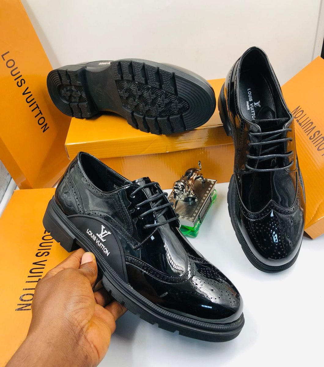 BlessinaE6985's tweet photo. 🔥🔥🔥
#Givenchy
*#FullyBoxed* for odogwu
Black = 40-46
*50k each
💦💦💦💦💦💦💦💦💦
Location: Abuja
Delivery: globally
Call or WhatsApp: 09135507985
Hushpuppi
Round of 16
Ghanaians
#Gistlover
Please retweet https://t.co/wP229KHr1j