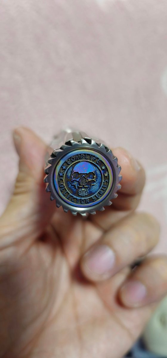 kobattsu's tweet image. 本家からローチのソーブレードハウジングとアノチボタン到着！！
これにてフルチタン&amp;amp;ボタンのみワンポイントでアノチ！
記念にタグも付けちゃおうww

#complyfe
#titanium
#rawTi
#anoTi
#vape
#madeinUSA