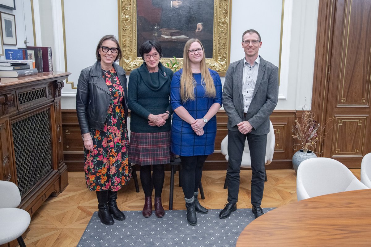 Akademie_ved_CR's tweet photo. 🌐👩‍💼 Markéta Nečasová začíná svou stáž u předsedkyně #AVČR Evy Zažímalové!

🙌 Do pátku 26. ledna bude mít studentka biotechnologie možnost poznat, co vše je úkolem Akademie věd ČR. 

Ať se daří💪🎉 https://t.co/DMuctfIGfx