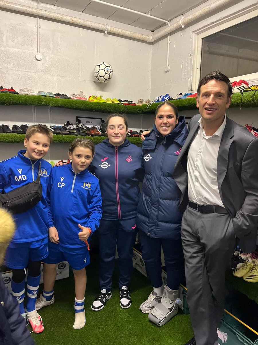 FcMargam's tweet photo. A hugely successful opening of The Boot Room last night with a brilliant turnout. We’d like to thank everyone &amp; our special guests for celebrating with us.

This club is always looking for ways to benefit our local community &amp; this is just another way of doing so.

@TheBootRoom6 https://t.co/TIbInYPFwt