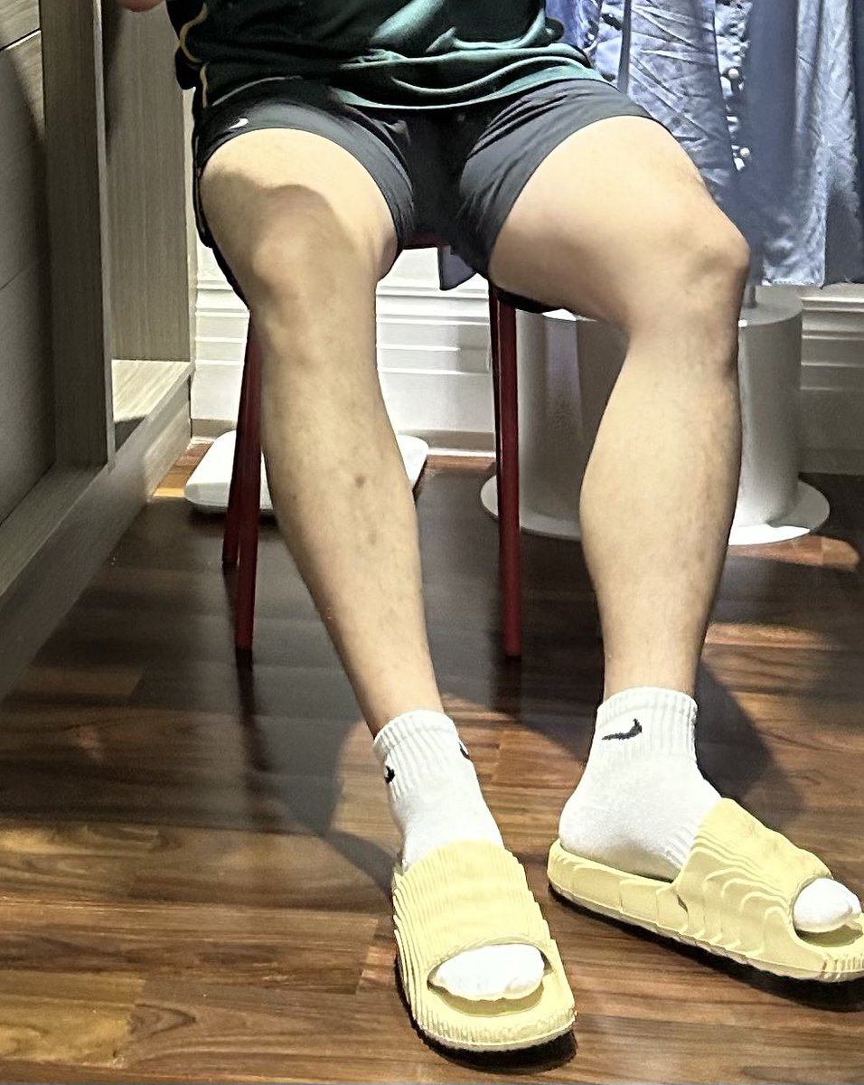 ocskid99's tweet photo. Feetpics https://t.co/Hw5uI27u9d