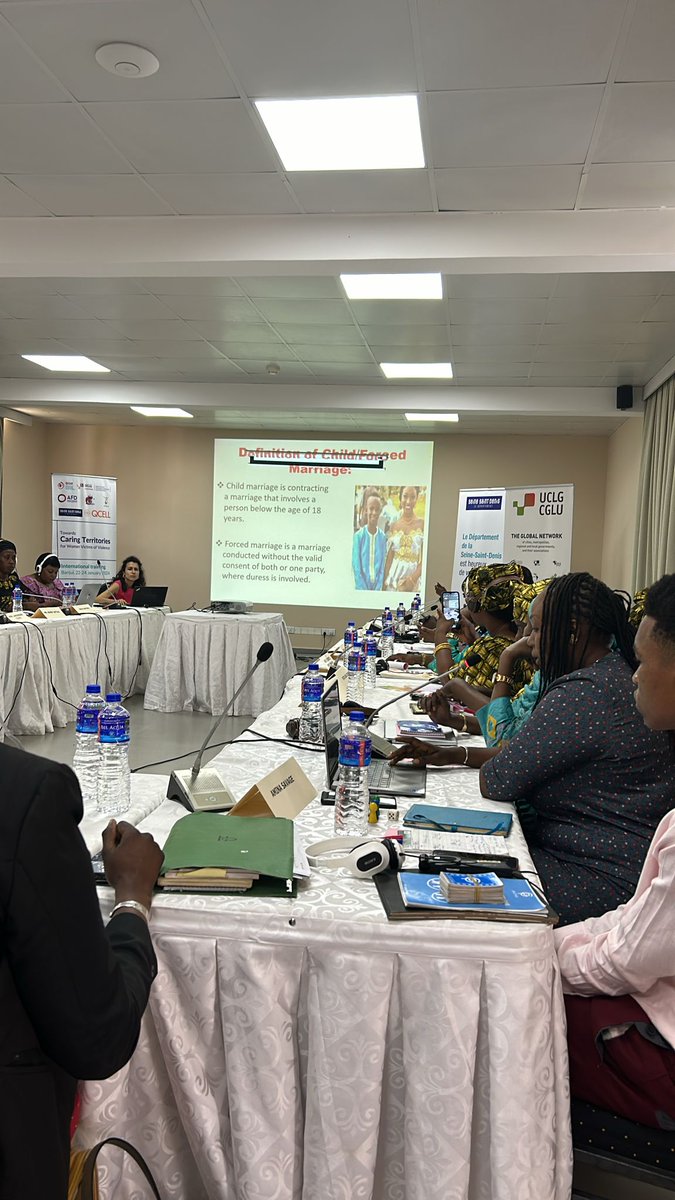 uclg_cisdp's tweet photo. #Day2 of @uclg_cisdp &amp; @seinesaintdenis training on #ViolenceAgainstWomen kicks off with an exchange on forced marriage: 

🔵Risk factors &amp; impact on the victims 
🟣Local needs &amp; solutions https://t.co/fkcwa6aWC0