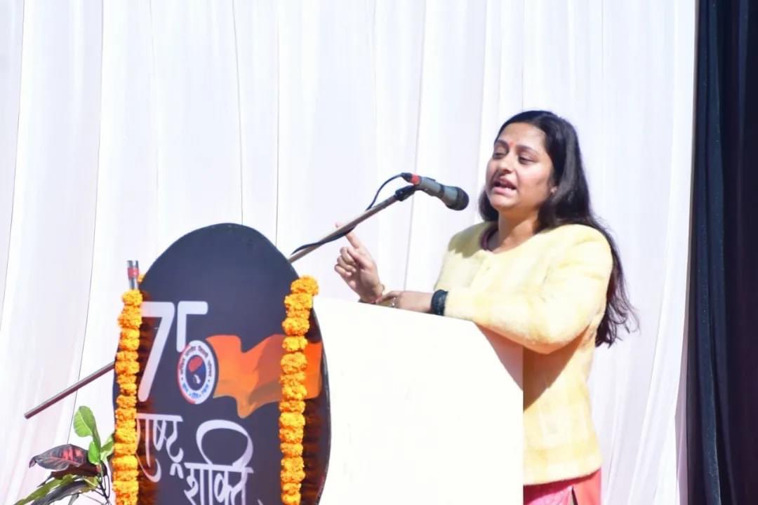 DrVirendraSS's tweet image. आज इंदौर में देवी अहिल्या विश्वविद्यालय इकाई द्वारा आयोजित &quot;युवा संसद&quot; के उद्घाटन कार्यक्रम में अभाविप की पूर्व राष्ट्रीय महामंत्री एवं वर्तमान केंद्रीय कार्य समिति सदस्य@nidhitripathi92 जी एवं डीएवीवी के कुल सचिव डॉ. अजय वर्मा जी द्वारा दीप प्रज्ज्वलन कर किया गया।
#YP2k24
#DAVV