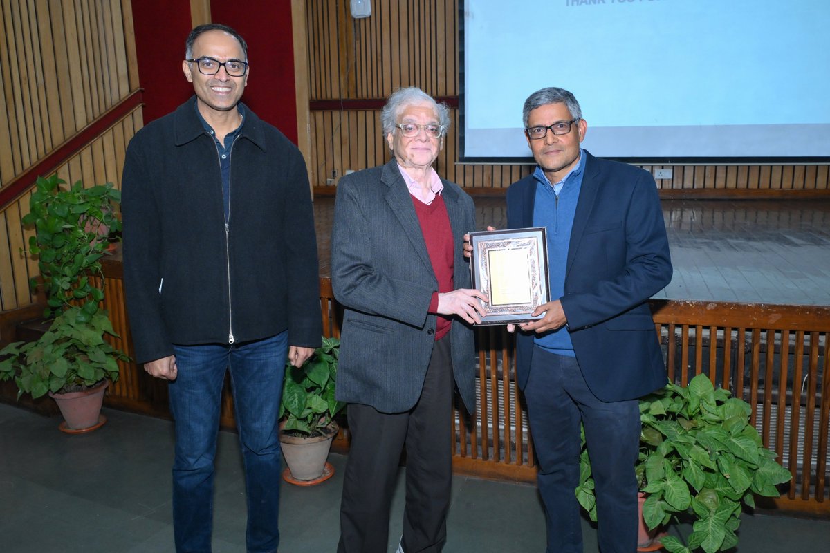 Distinguished Prof. K. Ganapathy Ayappa delivered PetroTel Distinguished Lecture 2023-24 titled “Using Molecular Dynamics to Understand Interactions of Molecules with the Bacterial Cell Envelope” on 19th January 2023, Friday at the Outreach Auditorium, #IITKanpur #ScienceTalk