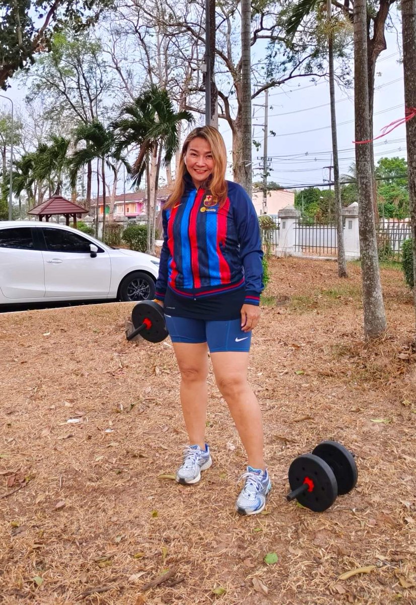 Krunanaka's tweet photo. 🐭🐹อยากเป็นไอ้ตัวเล็กของใครสักคนจัง แต่ติดตรงที่เราตัวเท่าหมู🐷🐖 https://t.co/OOGaBsdPCt