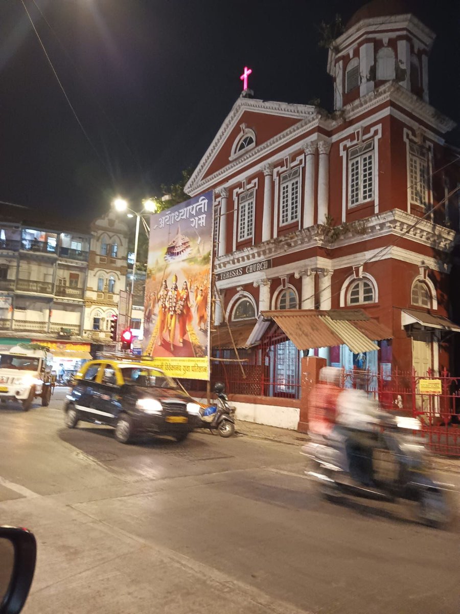 Two minutes silence to all Chrisanghis , especially the Keralite ones, who were lighting candles in solidarity with yesterday's event. This is a Church in Mumbai. Imagine if the roles were reversed.