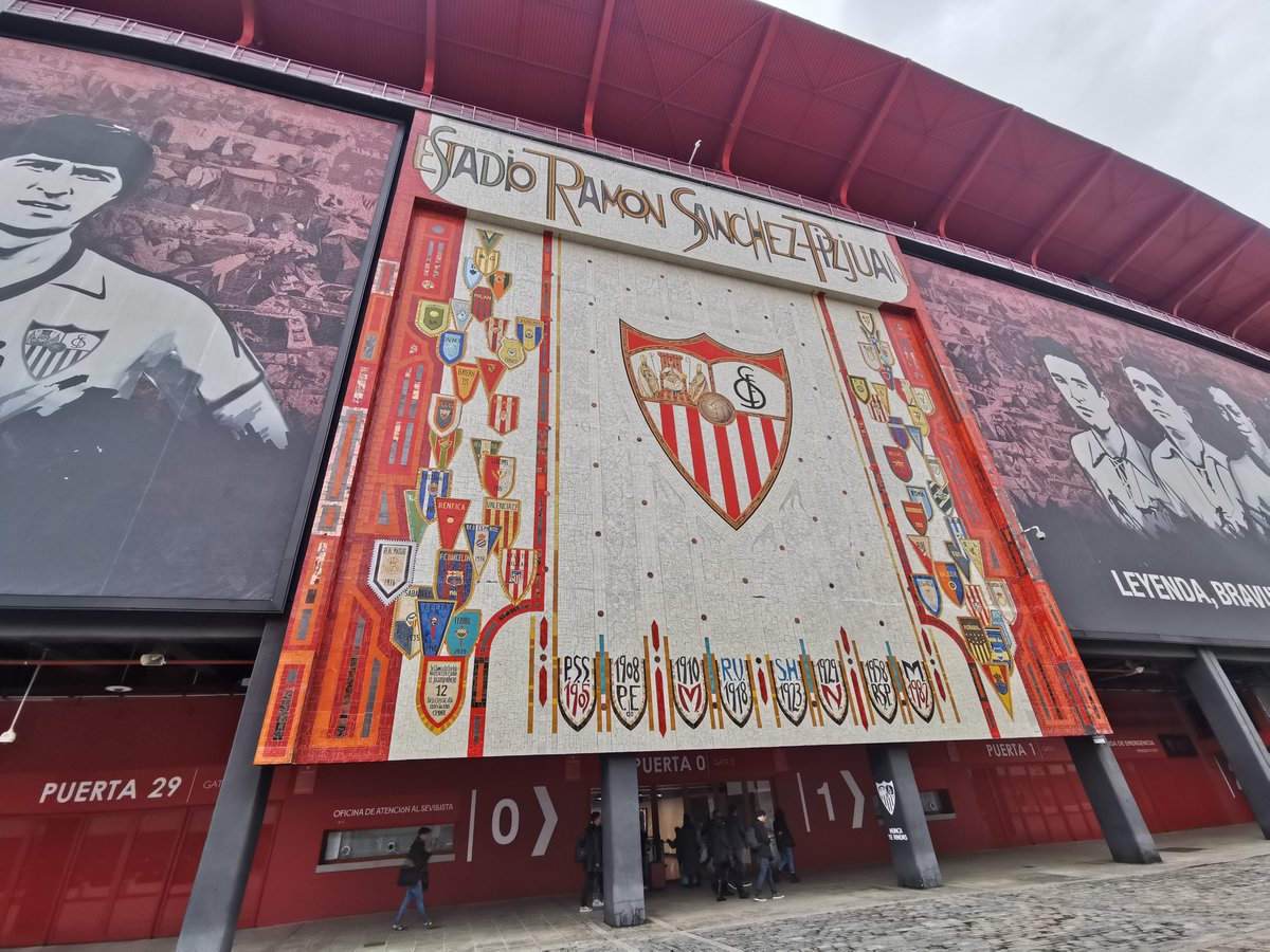 El <a href="/SevillaFC/">Sevilla Fútbol Club</a> revoluciona el proceso de reclutamiento de jugadores con la IA generativa de <a href="/IBM_ES/">IBM España</a>  #watsonx:  
silicon.es/el-sevilla-fc-…