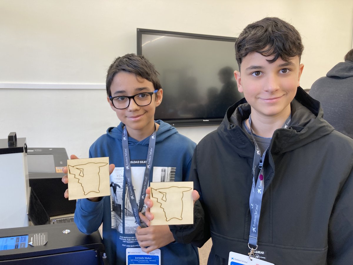bernatelferrer's tweet image. Divendres passat, alguns alumnes de 2n d’ESO van visitar @cesirecat, en el marc del programa #FAIG. 

Amb l'experiència van descobrir el nou món de possibilitats #makers que s’obren un cop tinguem el maquinari que van utilitzar al #FAIGLab de Barcelona.

#cesireFaig #SomMaker