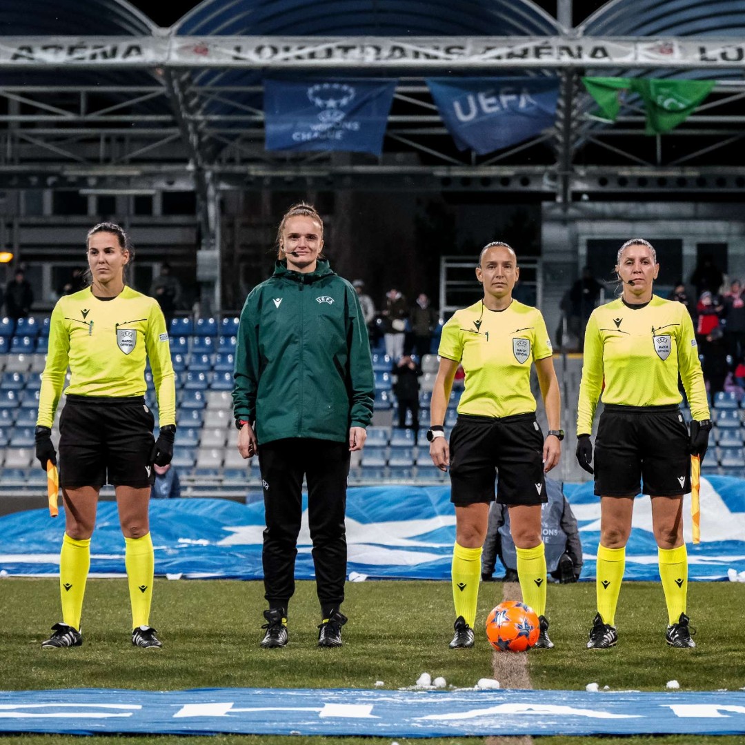 ⚖️ ÀRBITRES
🇦🇩 La col·legiada de la @fedandfut , Ainhoa Fernández, es va convertir dijous passat en la primera àrbitre andorra a ser present a la <a href="/UWCL/">UEFA Women’s Champions League</a> ⚽

➡️ Va ser al partit entre l'Slavia de Praga 🇨🇿 i el St. Pölten 🇦🇹 (1-0)

📸 Fotos: <a href="/slaviaofficial/">SK Slavia Praha</a>