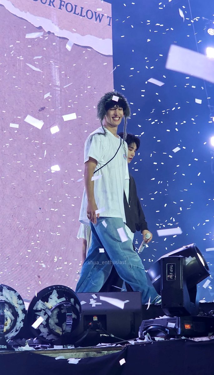 shua_enthusiast's tweet image. Dk does not deserve any of the hate he is receiving, any member of seventeen doesn’t deserve this!! He is one of the most precious human beings in the world that shows nothing but love and kindness to everyone. 🥺

Please leave positive messages to dk, especially in weibo.