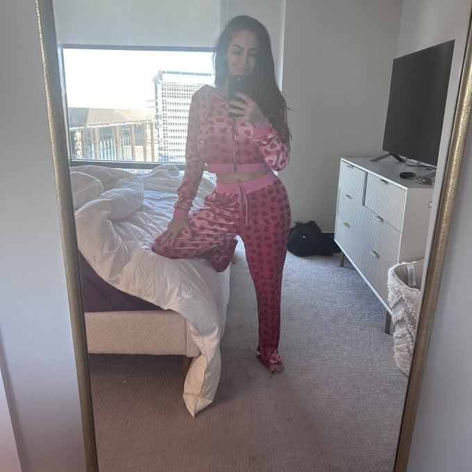 Good mornin&rsquo; https://t.co/DRrqfmUcyH<a href="/tag/mondaynightraw"class="tags"><span>#mondaynightraw</span></a>