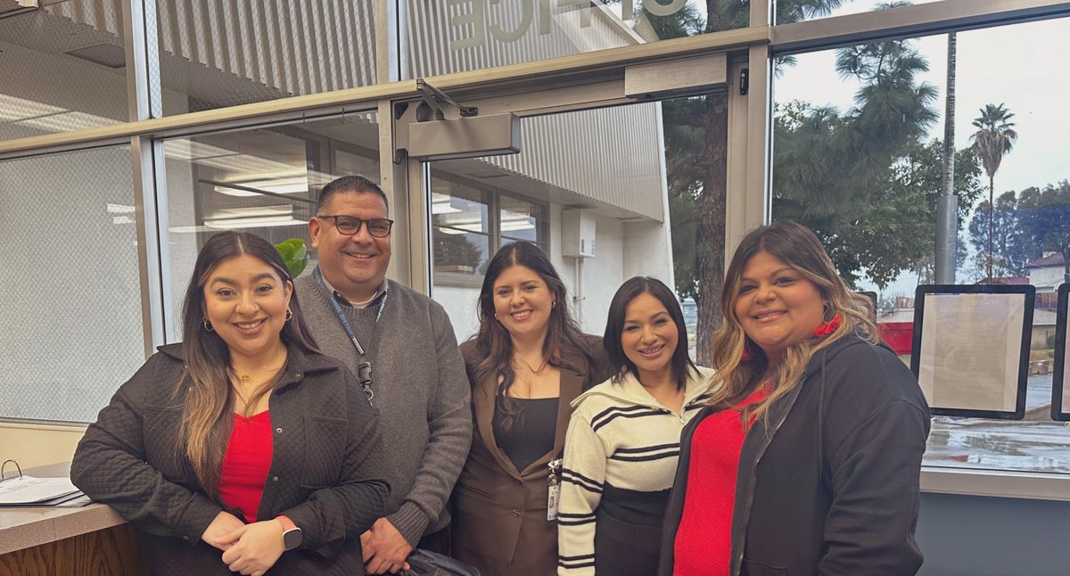 Harding_Elem's tweet photo. Thank you for the visit Superintendent Luque! We appreciate your classroom visits & insights (and for always being a 2nd Grade Teacher at heart!). #TheSup #TheHardingWay❤️ #TeamBCSD https://t.co/WmQ8r6HjxS