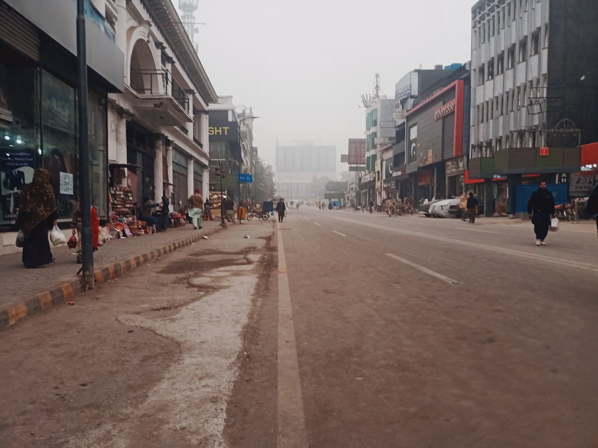 Professsor007's tweet photo. Saddar viraan
#PeshawarSaddar
#TimeCenter https://t.co/SeqeNtp9Db