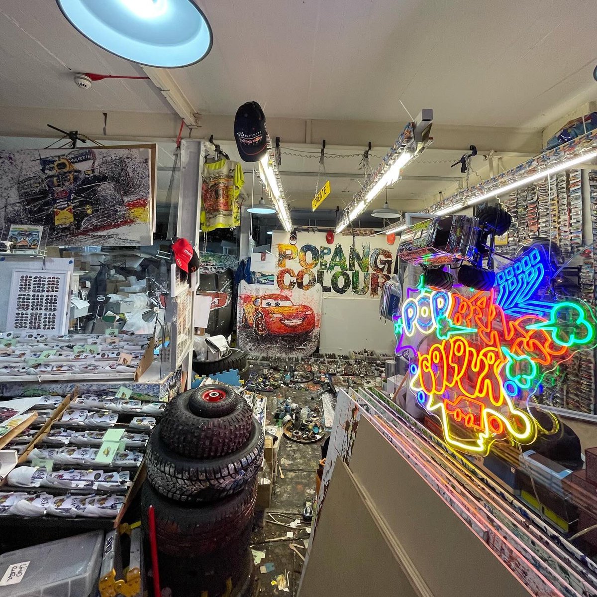 Popbangcolour's tweet image. The creative space @FargoVillage , a place to create #Paintwithcars artworks &amp;amp; produce #ContinuousCar drawings too 👀🚗🎨✍🏻

#Popbangcolour #Carart