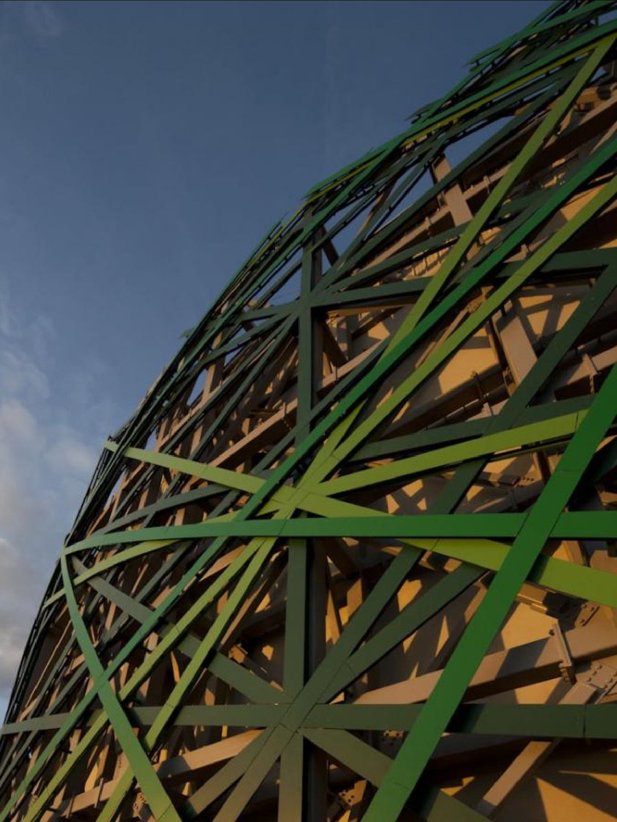 Uncover the beauty of Gran Museo del Mundo Maya in Mérida!  Rooted in Mayan culture, the Ceiba tree symbolises cosmic vision 🍃. Sustainability is at its core, with passive systemsembracing natural air and light. 🔗 trespa.com/inspiration/ma…