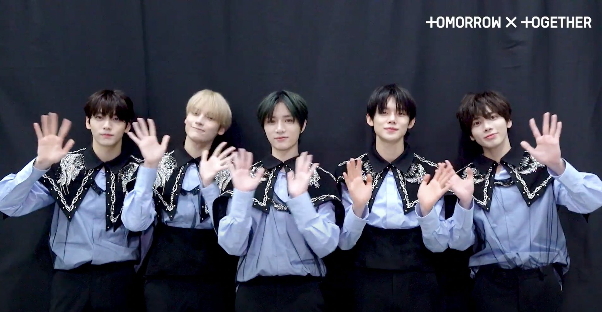 TOMORROW X TOGETHER - TXT MOA X TOGETHER バインダー TOMORROW X TOGETHER - TXT MOA X TOGETHER バインダーの通販 by