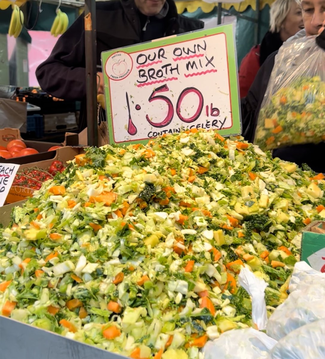 🌧️The weather might not be the best but that can only mean one thing... it's broth time!🥘

💛Head down to Accrington Market and grab yourself some broth mix today 

🛍️Whilst you're there, why not check out the other fab small businesses available? There's something for everyone!