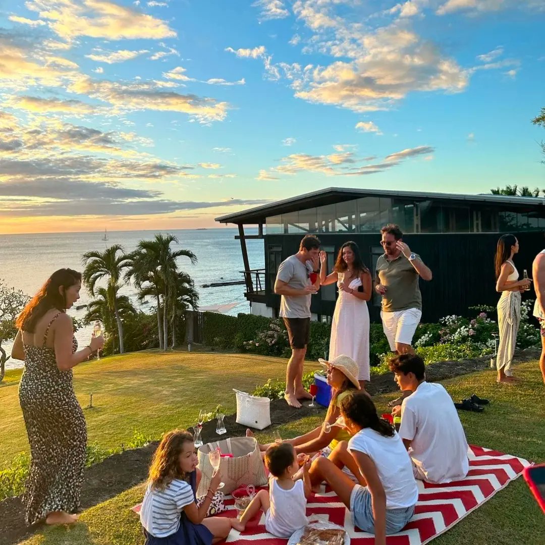 brilliantscebu's tweet photo. living so good✨🌴 https://t.co/mcJgRWid5n