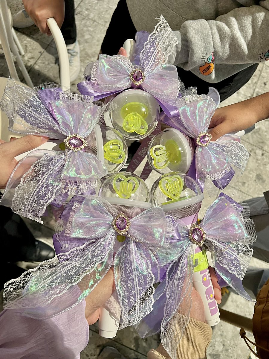 bIUdol_'s tweet photo. IU Lightstick ribbon, still available! 💜✨ 

🛒: https://t.co/tctGcnqTKf https://t.co/rxFBnho0Du