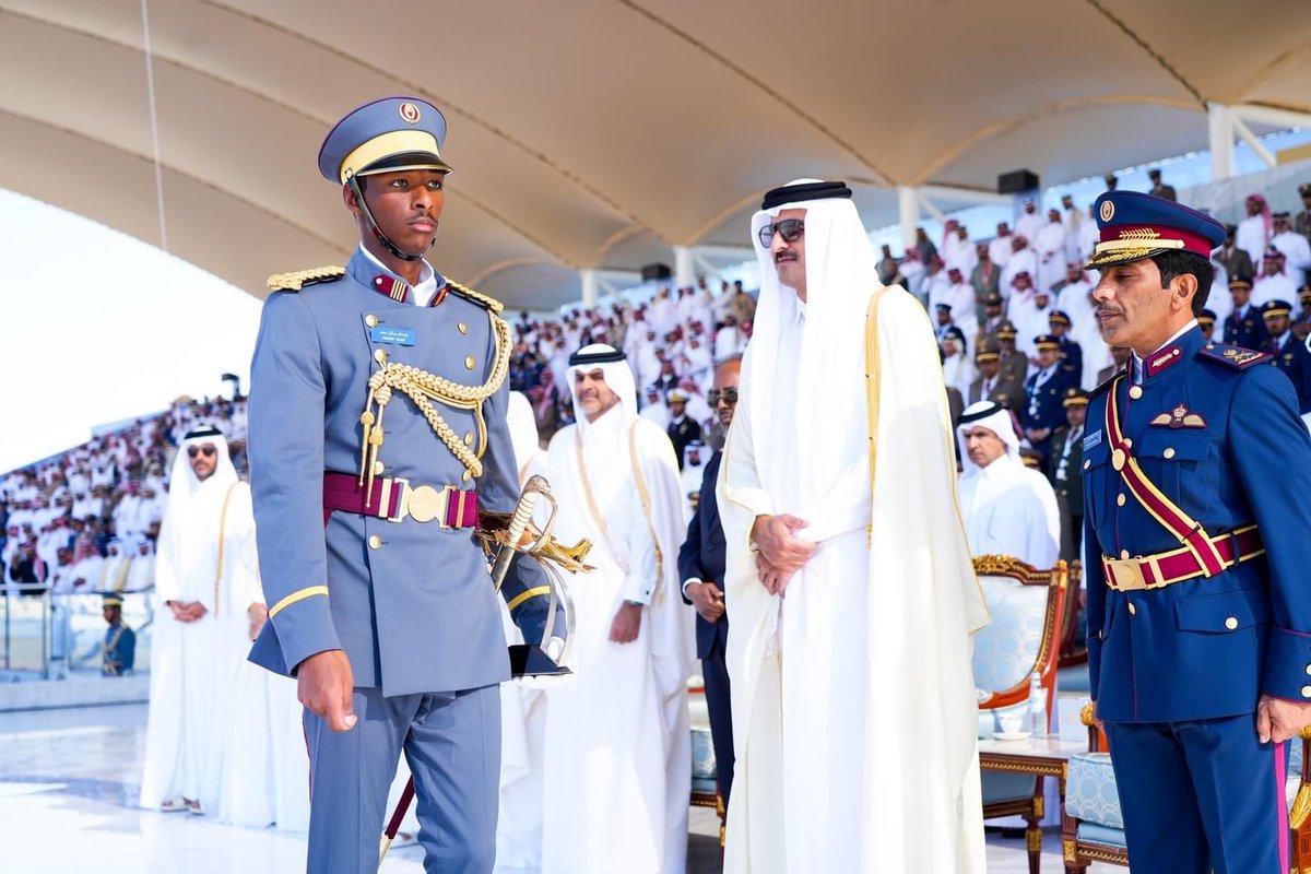 sntvnews1's tweet photo. President @HassanSMohamud and the Emir of #Qatar, Sheikh Tamim bin Hamad Al-Thani, attended the graduation ceremony of 116 officers from Qatar, #Somalia, and #Jordan who graduated from the Zaeem Mohammed Bin Abdullah Al Attiyah Air Academy at Al Udeid Air Base on Tuesday. Abdullahi Hussein Hassan was among the 12 outstanding graduates who were honored.