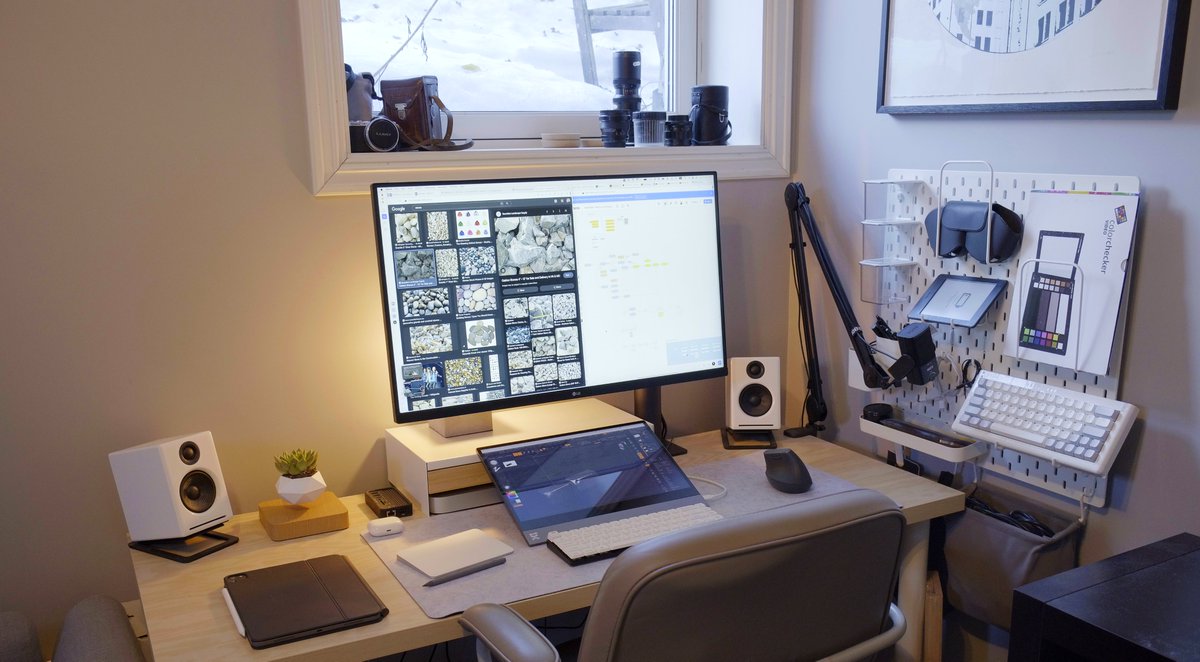 Mikademius's tweet photo. Working on the setup for digital sculpting and drawing. @espressodisplay #espressodisplay #zbrush #cgi #desksetup https://t.co/kwdzzJFxWr