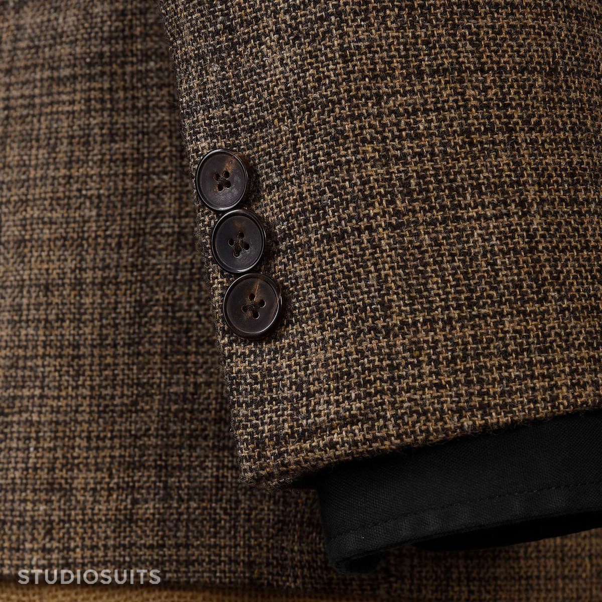 StudioSuits's tweet image. Customer Order Spotlight!
Suit commissioned by our Client from Georgia.

Raise the style quotient with the Vintage Glasgow Brown Tweed Suit. A nod to tradition, a step into the future.

Shop for this look here: bit.ly/3St86CE

#studiosuits #vintagesuit #tweedstyle #ootd