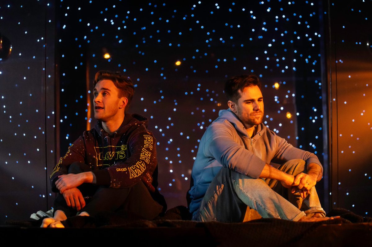 🎭 LATEST REVIEW 🎭

thespyinthestalls.com/2024/01/afterg…

“a finely tuned look at human relationships and the consequences of our actions”

⭐️⭐️⭐️⭐️

AFTERGLOW at Southwark Playhouse Borough

#RecommendedShow #thespyinthestalls

📷 The Other Richard