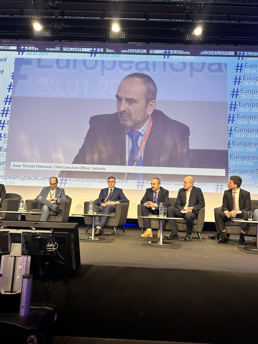 YEESS_Syndicate's tweet image. From VP to President !
The #EuropeanSpaceConf’s floor is now @jthernani ´s; speaking on #space commercialisation : empowering a competitive European space ecosystem .
Don’t miss him on stage with one of our founding members: @aerospacelab_ !