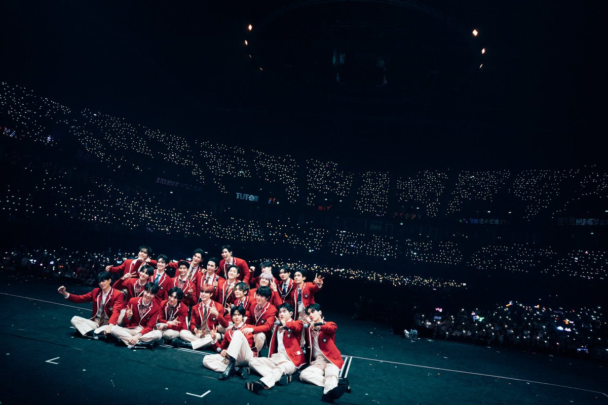 netsiraphop's tweet image. 🖤 (DMDLand2) #DMDLAND2CONCERT 
#netsiraphop 
Part 1 : 

ดูมันดิทำให้เน็ตเติบโตขึ้นจริงๆ ทั้งเรื่องการแสดง การร้องการเต้น และในทุกๆpart 3-4ปีที่อยู่ดูมันดิมา ไม่เคยหยุดที่จะเรียนรู้จริงๆ555555 ได้ทำทุกอย่างที่อยากทำ ขอบคุณโอกาสที่พี่Aofให้จริงๆครับ ดีใจที่ได้อยู่ดูมันดินะครับ…