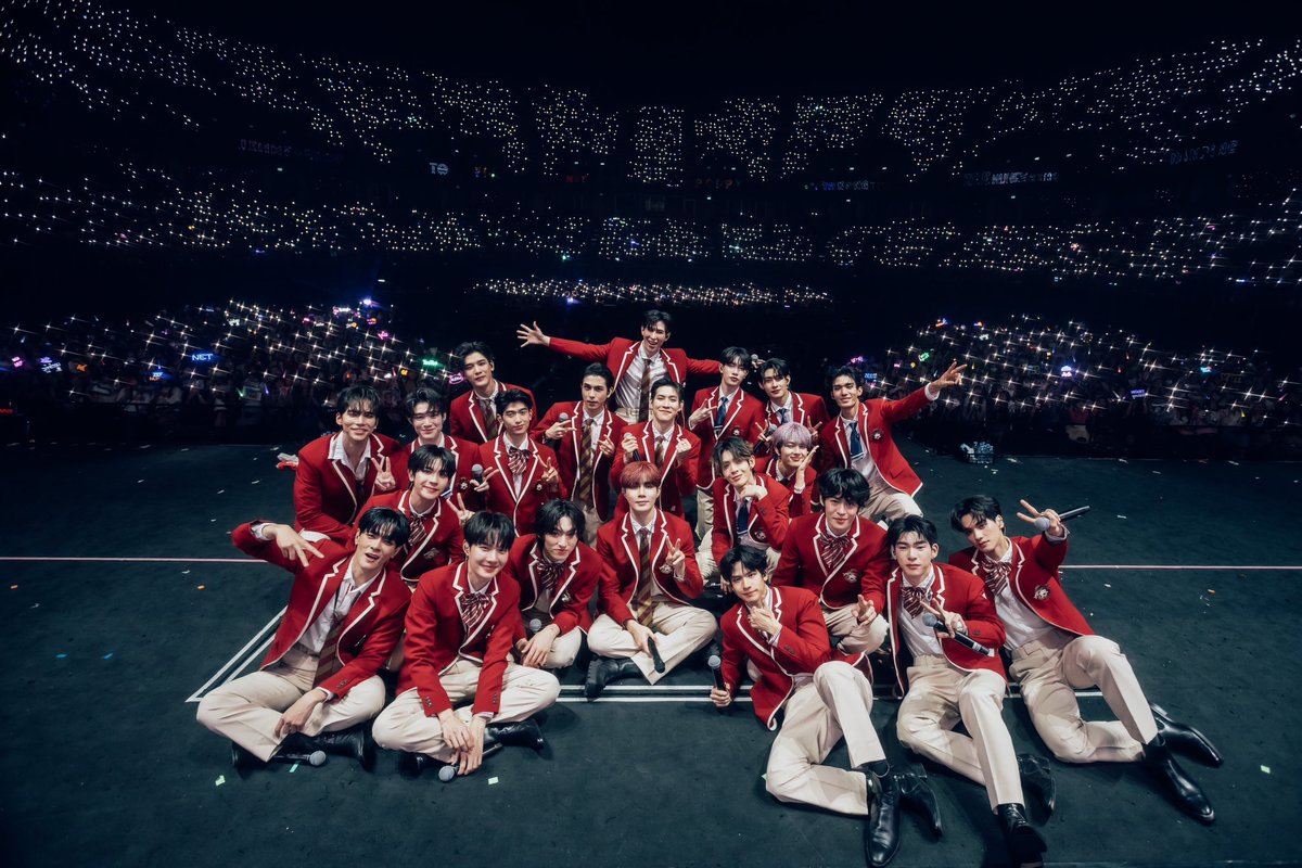 netsiraphop's tweet image. 🖤 (DMDLand2) #DMDLAND2CONCERT 
#netsiraphop 
Part 1 : 

ดูมันดิทำให้เน็ตเติบโตขึ้นจริงๆ ทั้งเรื่องการแสดง การร้องการเต้น และในทุกๆpart 3-4ปีที่อยู่ดูมันดิมา ไม่เคยหยุดที่จะเรียนรู้จริงๆ555555 ได้ทำทุกอย่างที่อยากทำ ขอบคุณโอกาสที่พี่Aofให้จริงๆครับ ดีใจที่ได้อยู่ดูมันดินะครับ…