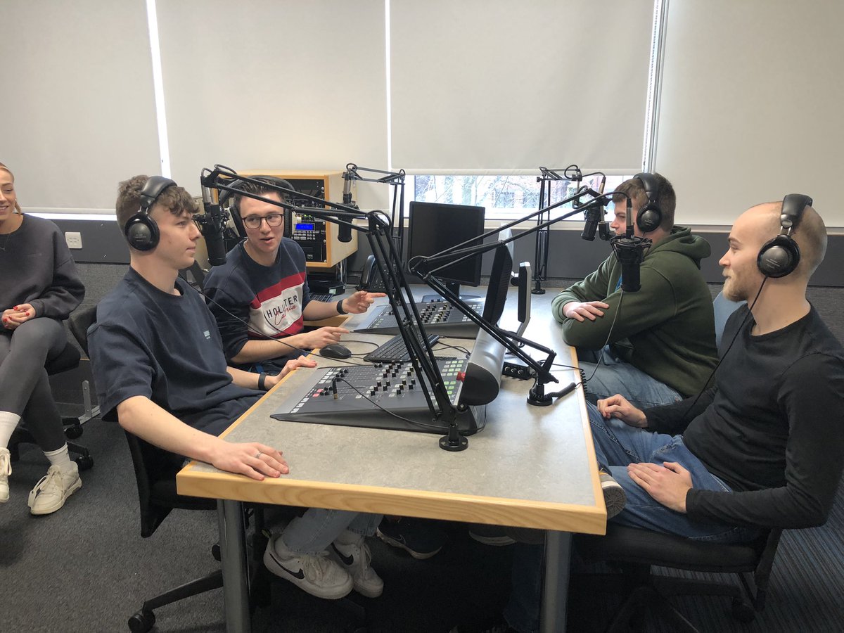 Great start back for the second year @uowjour students in the radio studios @worcester_uni. Here deep in discussion about shelf life of fruit! #Journalism #studiopractice