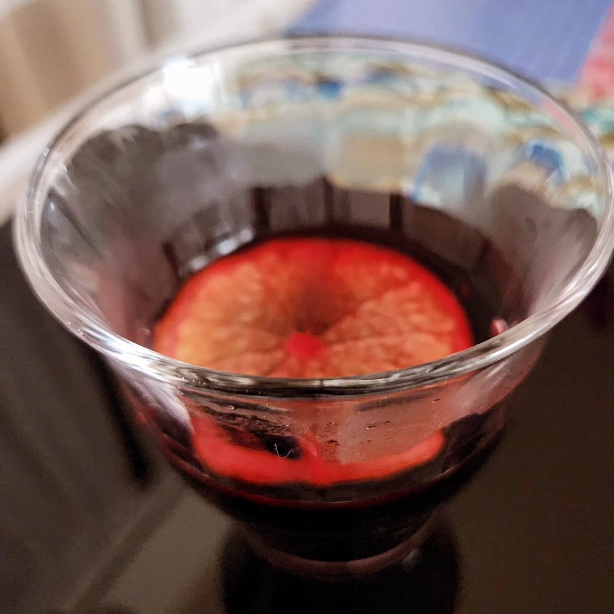 linda_tonaki's tweet image. 今日の那覇市の最低気温は、12℃
本土と比べると
たいしたことないけど
沖縄の人には寒い寒い

寒い時はならではの楽しみは
ホットワイン
沖縄産のレモンを浮かべて飲んだら
ポカポカしてきた

このレモン
見た目はイマイチだけど
香りが凄く良くて美味しさup!

＃hotwine
＃okinawanlemon
＃coldday