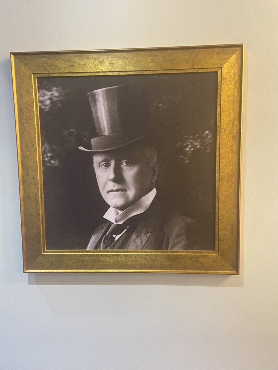 Hey <a href="/JohnLithgow/">John Lithgow</a> hope you’re keeping well. In a london hotel and wondered if this was a relative? :-)